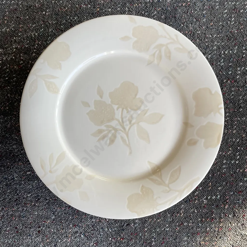 Set of 8 Arthur Wood Dinner Plates Image 1++