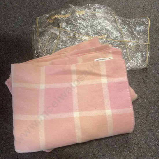 Pair of Vintage Napier Coronet All Wool Blankets With Onehunga Princess Bag, Pink & White