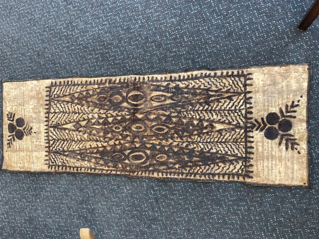 Tapa Cloth, 133 x 45cm Image 1++