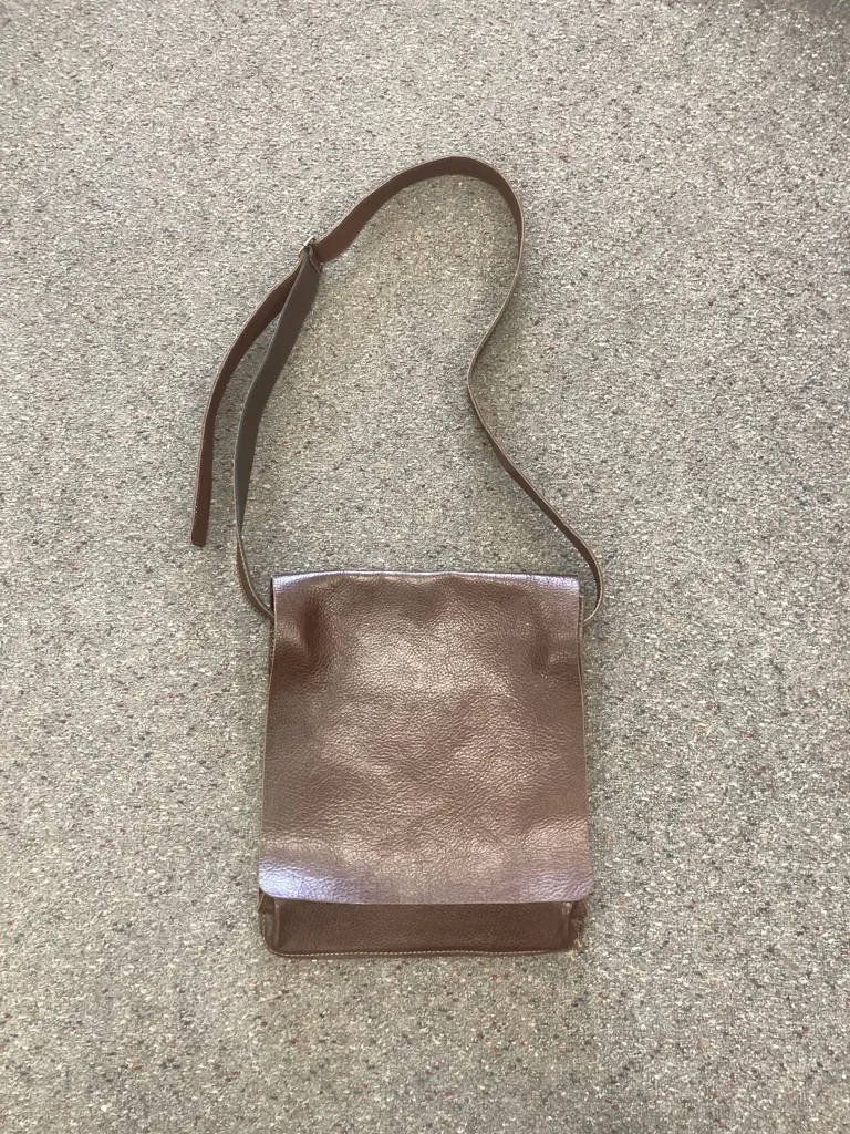 As New Barkers Brown Leather Messenger Bag, 35 x 30cm Image 1++
