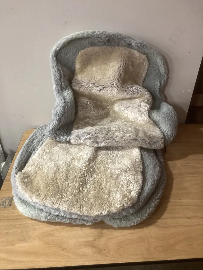 Pair of Grey Sheepskin Car Seat Covers (Vintage Condition) Image 1++