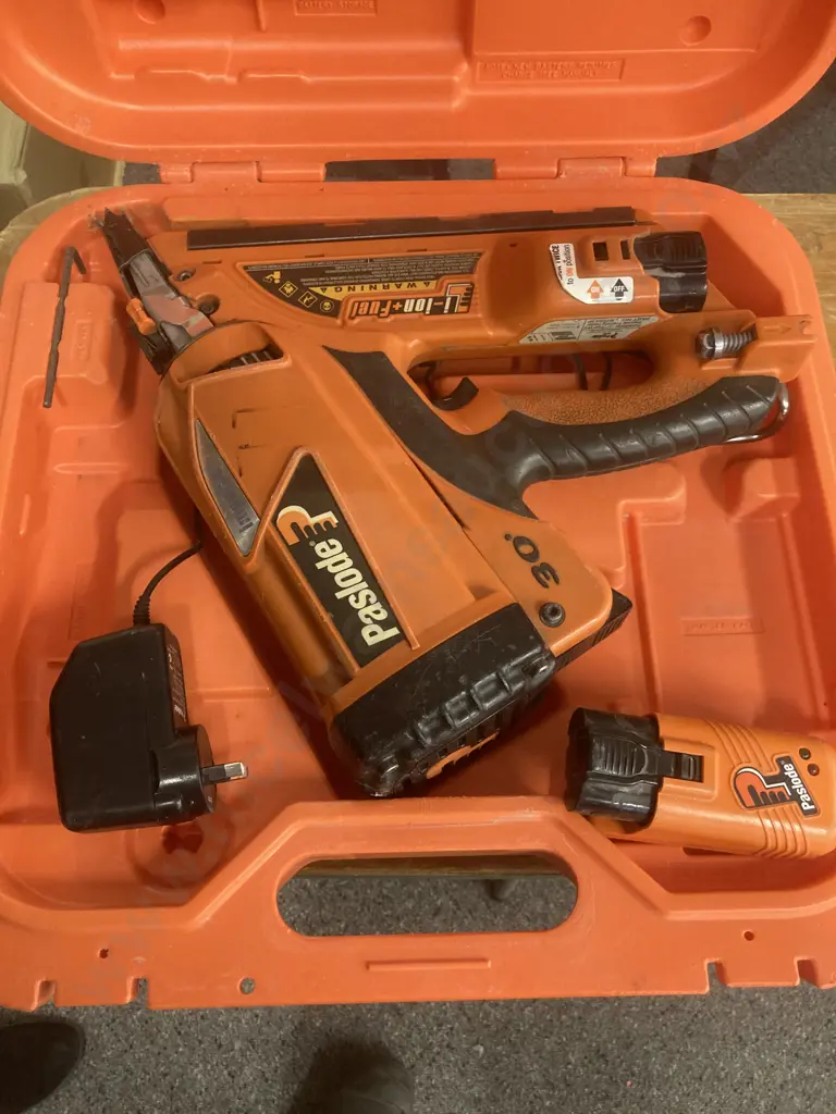Paslode Impulse FrameMaster Li PowerVent Impulse Framing Nailer B20543P, 2 x Batteries & Charger In Case Image 1++