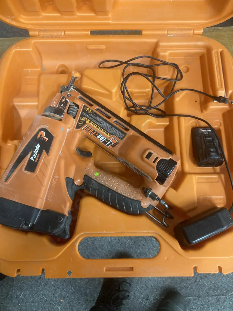 Paslode Impulse Angled Bradder, 2 x Batteries, No Charger Only Power Lead In Case Image 1++
