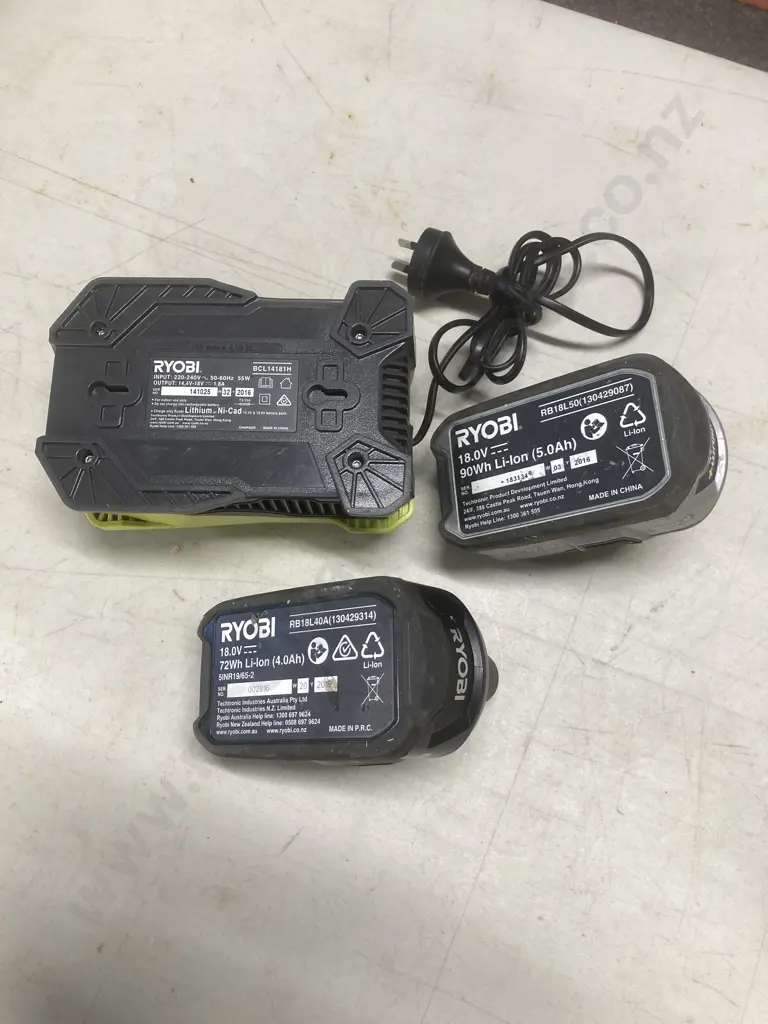 Ryobi 18V & 14V BCL14181H Battery Charger With Lithium 4AH & 5AH Batteries Image 1++