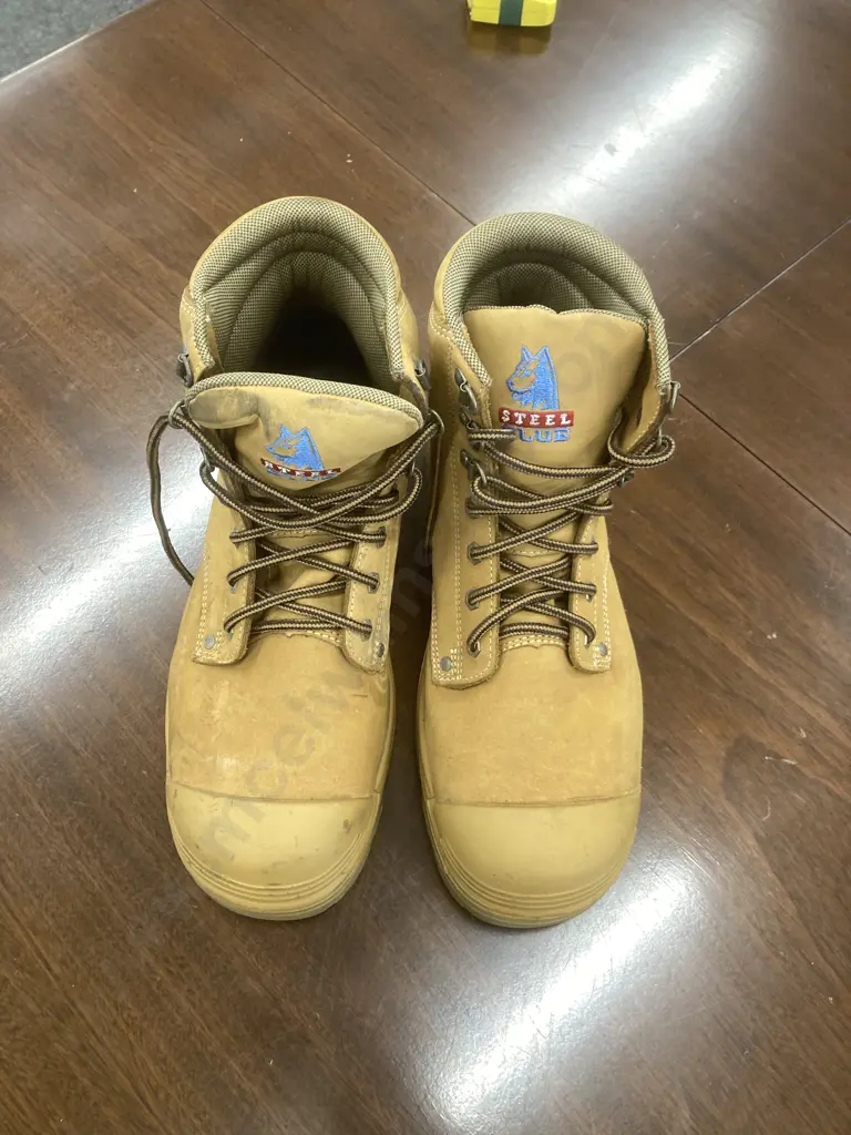 Pair of Steel Blue Safety Boots, Sz 9 1/2 Image 1++