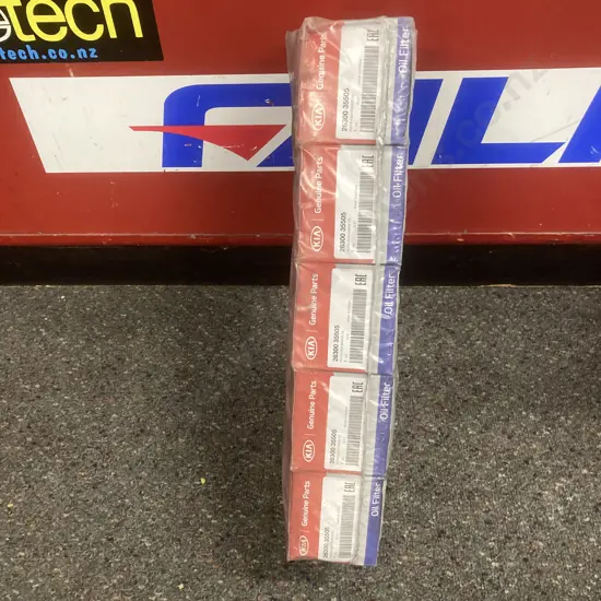 Lot of 10 New Kia Genuine Parts Oil Filters #26300 35505