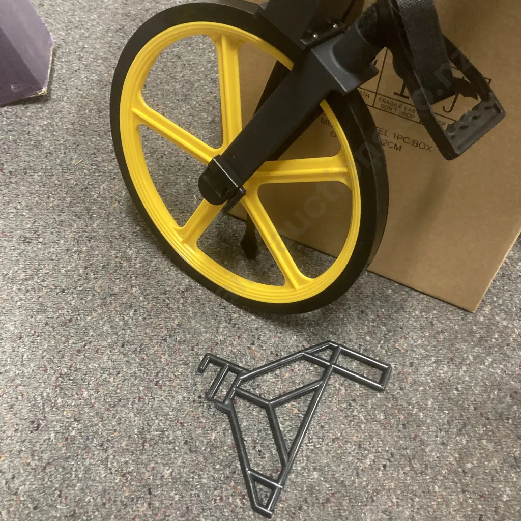 New 12" Measuring Wheel with Carry Bag, 320mm Dia wheel, no stand, records up to 9999m, folds down to 510mm Image 1++