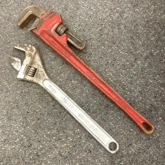 24" Super-Ego Heavy Duty Pipe Wrench & a 450mm Lobster Crescent Wrench