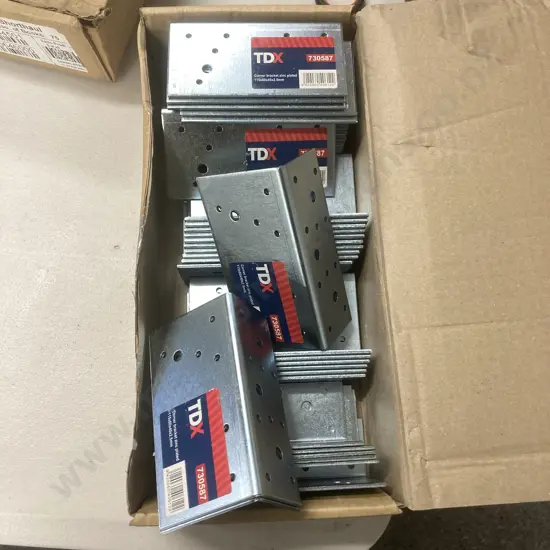 Box of 40 TDK Corner Bracket Zinc Plated 115x60x40x2.5mm, #730587