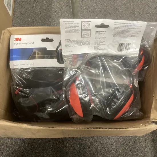 Box of 11 New 3M 1426 Economy Earmuffs