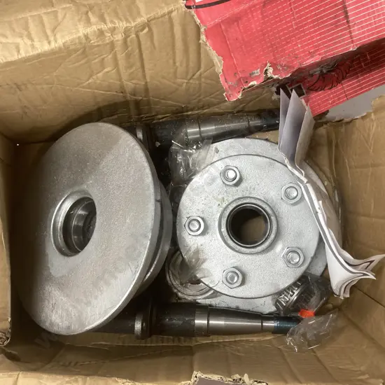 Box of Trojan Hub & Stub #135135 1500Kg