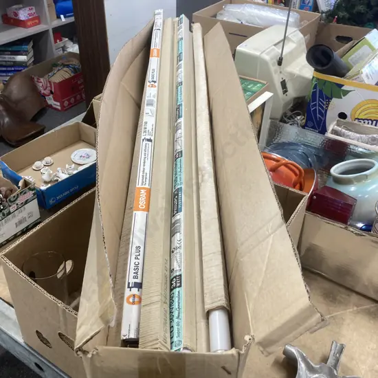 Box of Ten Assorted Flourescent Tubes, 1.2m
