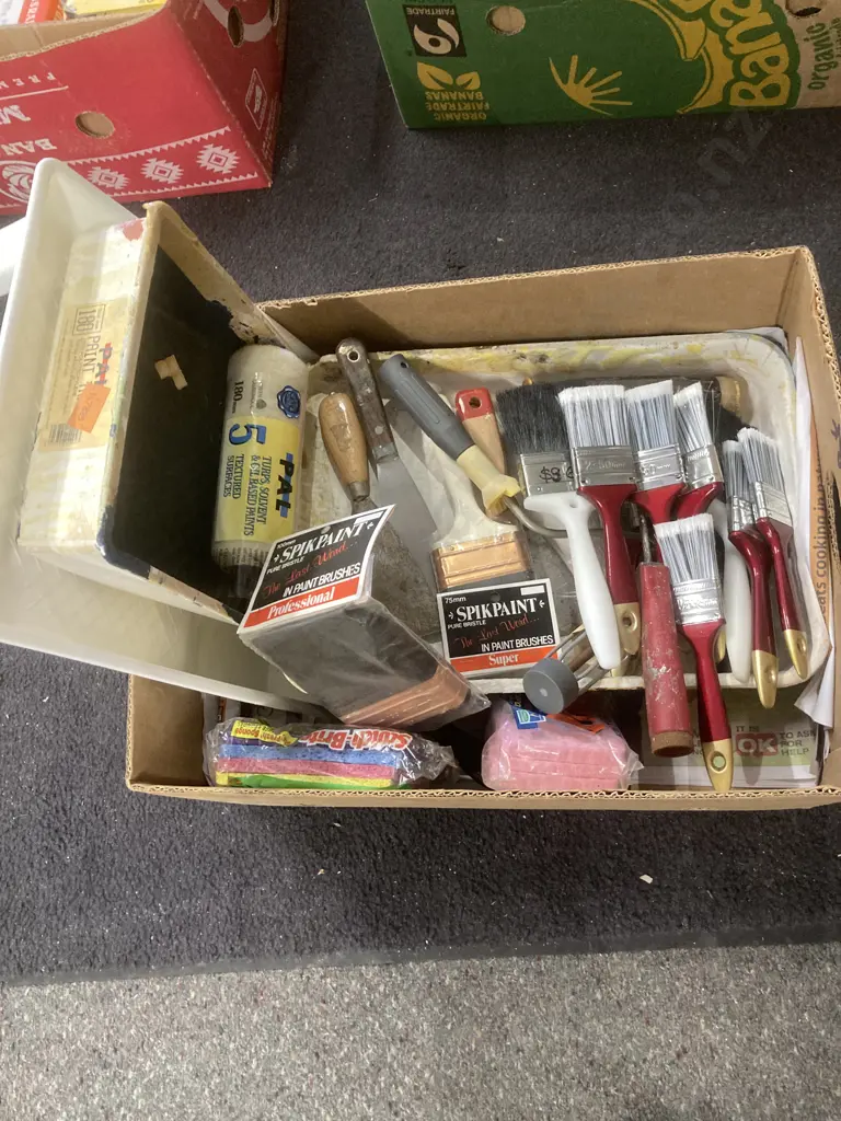 Box of Painting Trays, Brushes, Rollers Etc Image 1++