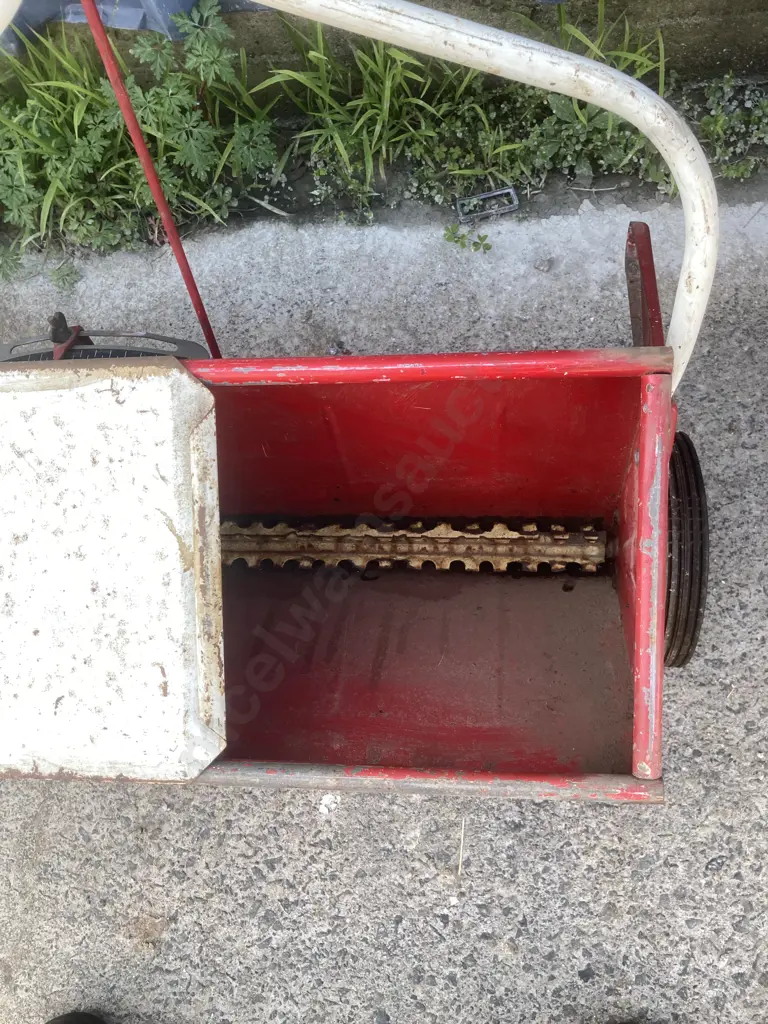 Vintage Caprice Topdresser & Sprayrite Sprayer Image 1++