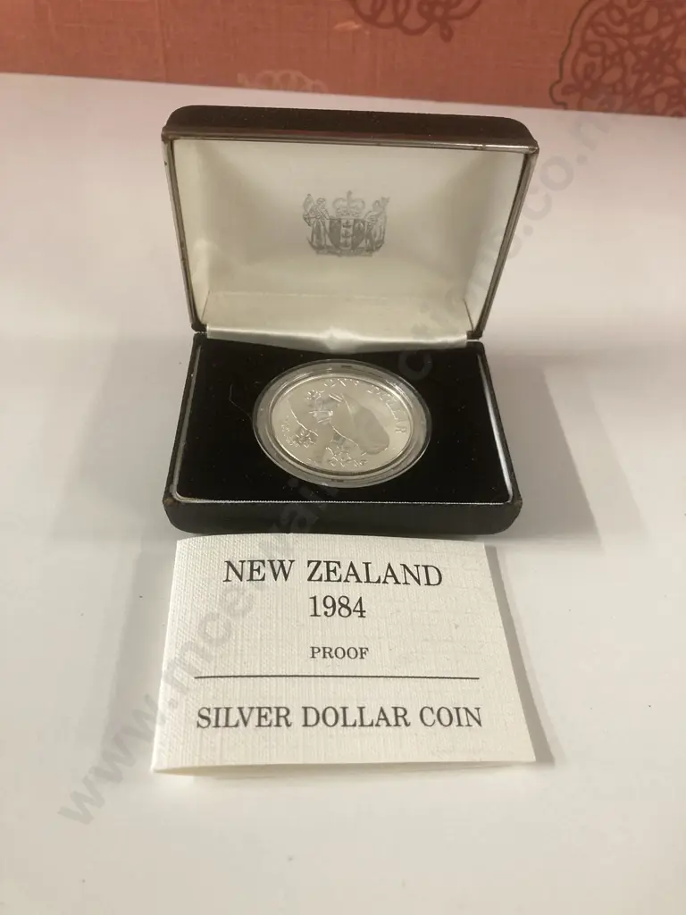 New Zealand 1984 Proof Silver Dollar Coin In Case Of Issue With COA Image 1++