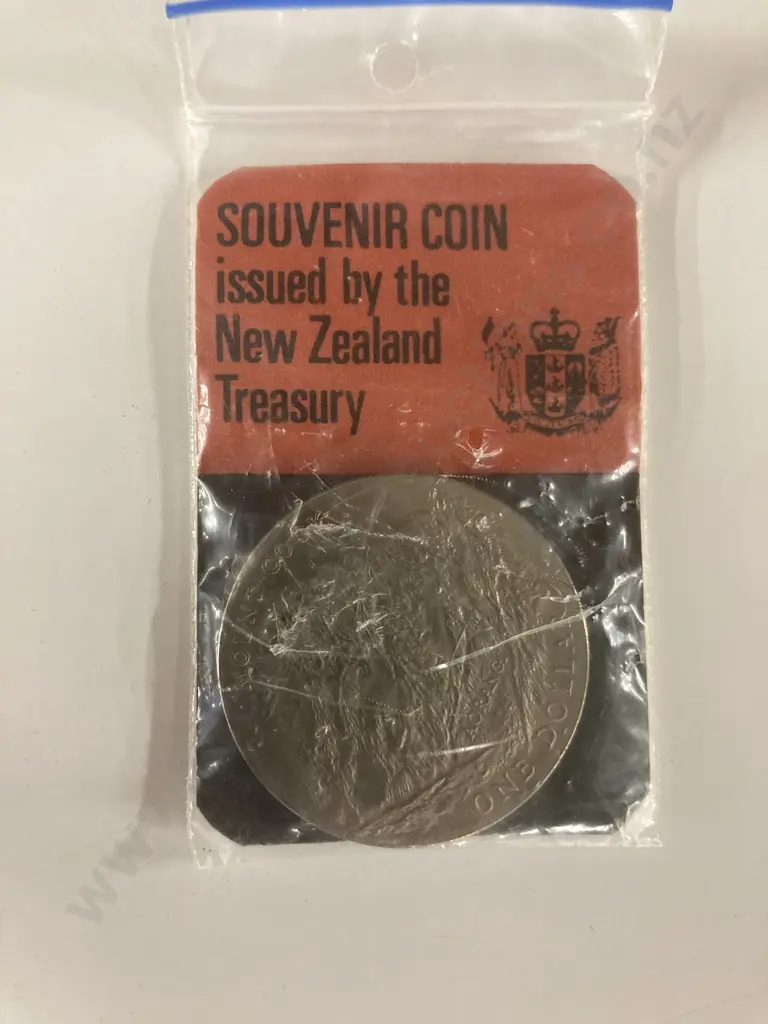 New Zealand Mount Cook 1970 $1.00 Coin Image 1++