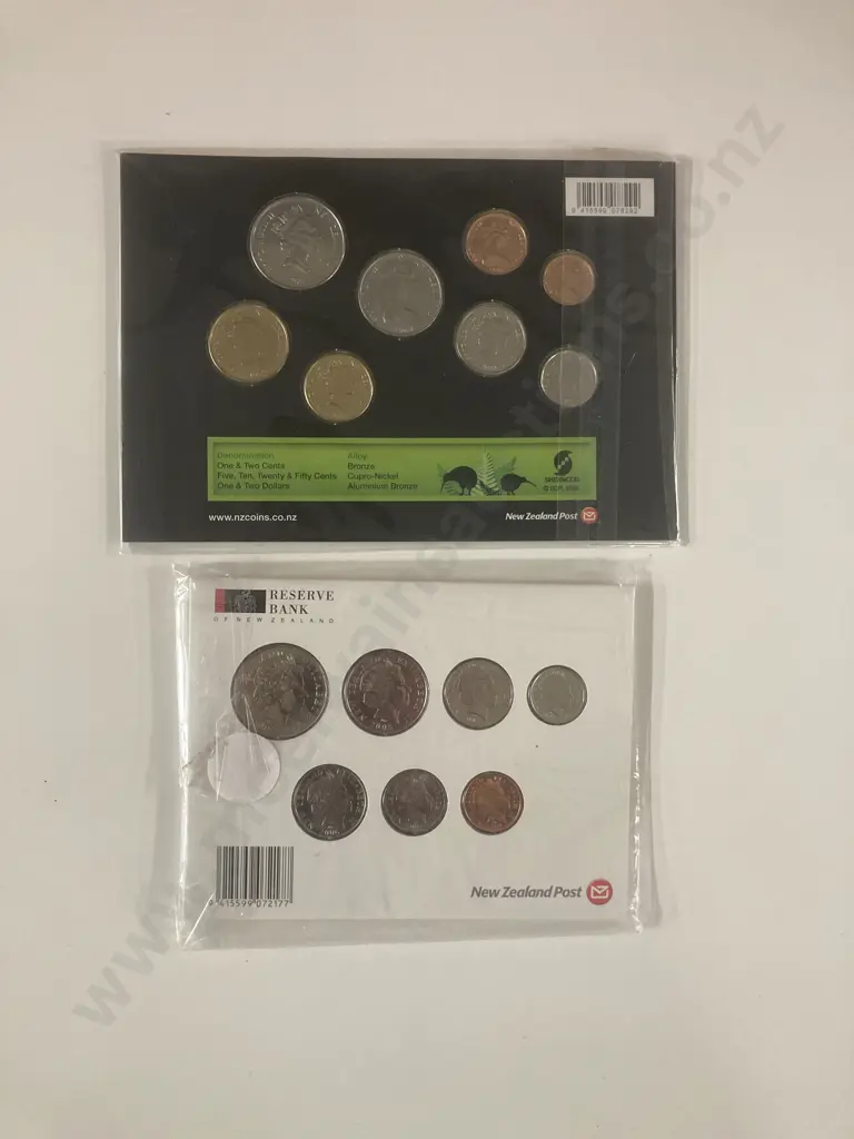 2006 NZ Small Change Smaller Change Uncirculated Set & NZ Decimal Coin Collection Set Image 1++