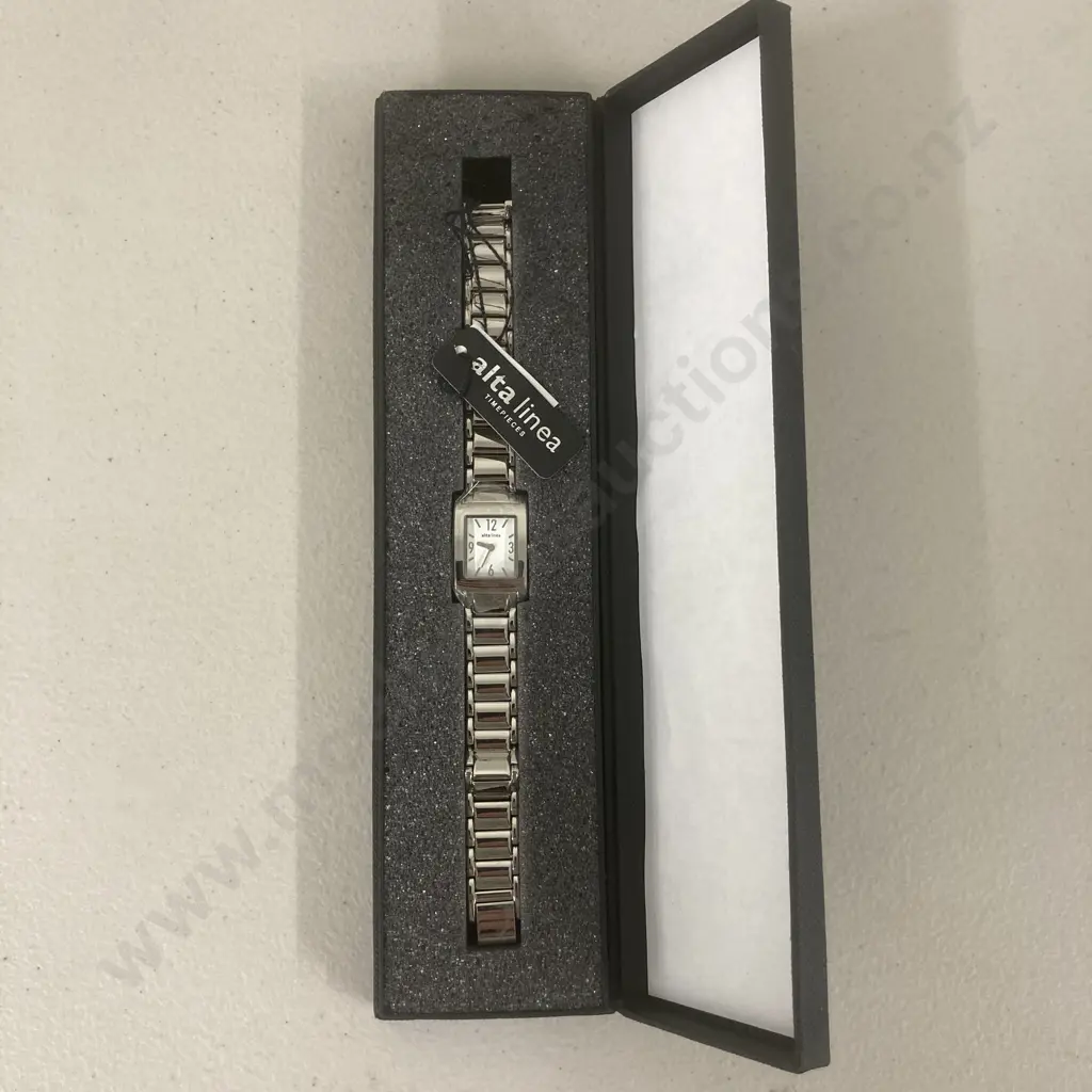 New In Case Alta Linea Ladies Watch Image 1++