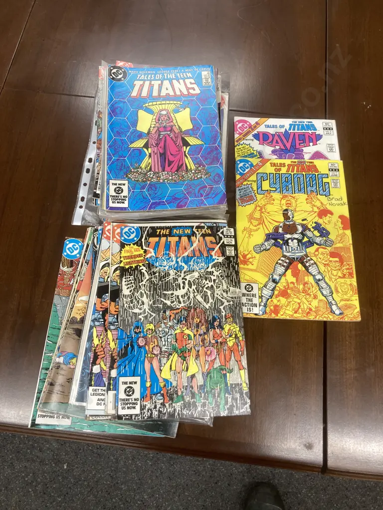 Lot of 42 DC Comics - Teen Titans & New Teen Titans Etc Image 1++