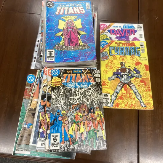 Lot of 42 DC Comics - Teen Titans & New Teen Titans Etc