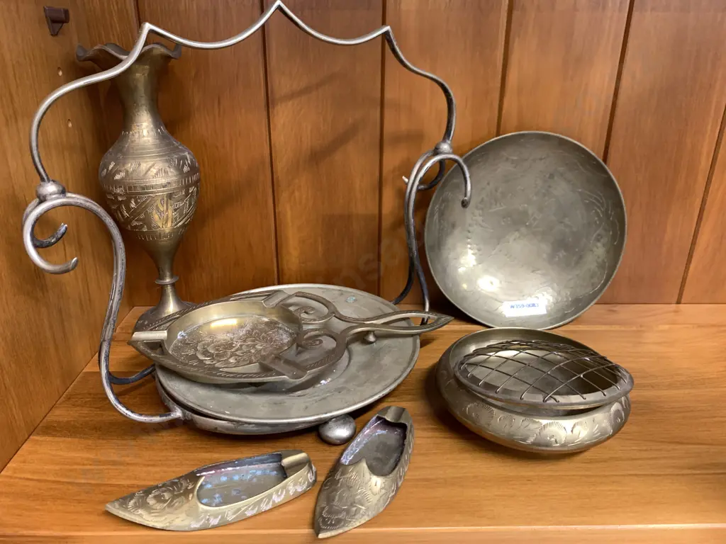 Assorted Brassware Image 1++