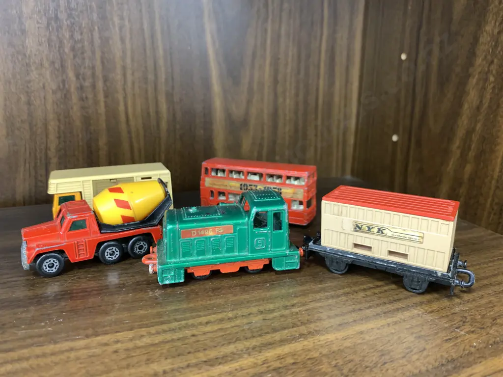 Lot of 4 1960's Matchbox Lesney England Kids Toys Image 1++