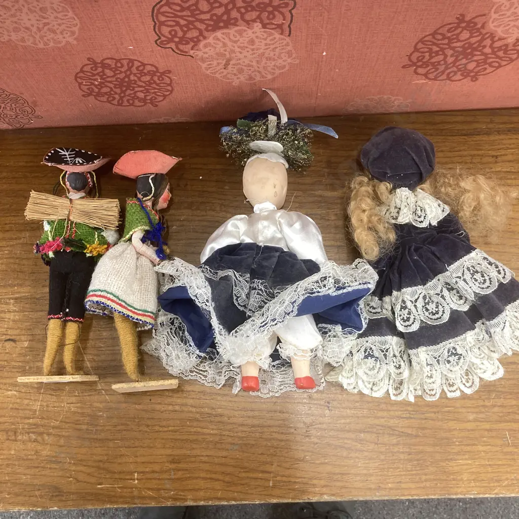 Antique Porcelain Dolls x 2, H20cm, (BHB) Vintage South American? Figurines Image 1++