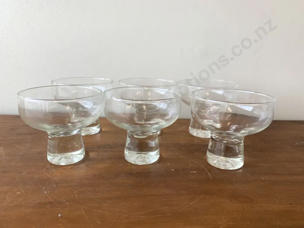 Set of 6 Vintage Retro Clear Glasses - Champagne / Cocktail Image 1++