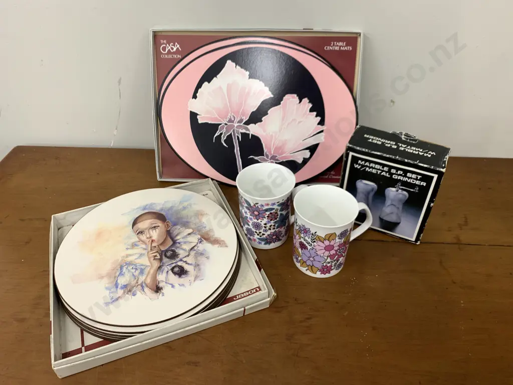 Vintage Place Mats, Marble Salt & Pepper Set, Elizabethan Mugs x 2 Image 1++