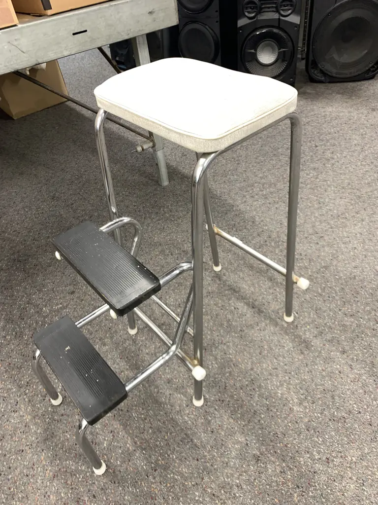Vintage Kitchen Stepstool, Cream Seat Image 1++