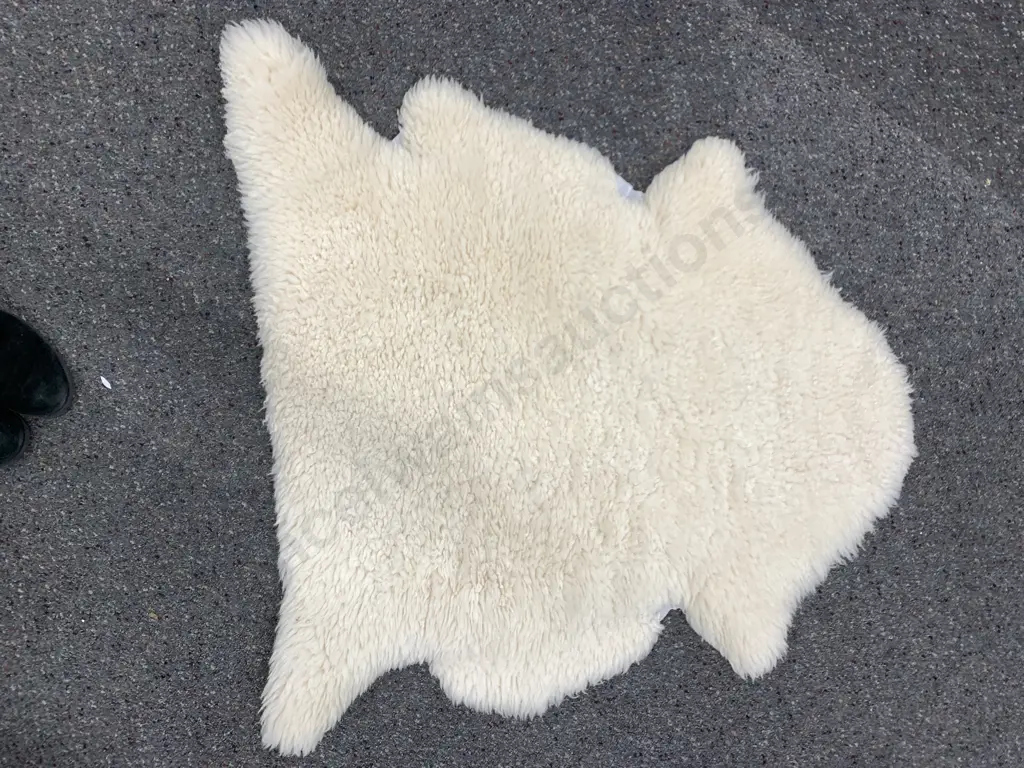 Pair of Vintage Sheepskin Rugs, 80-90cm Image 1++