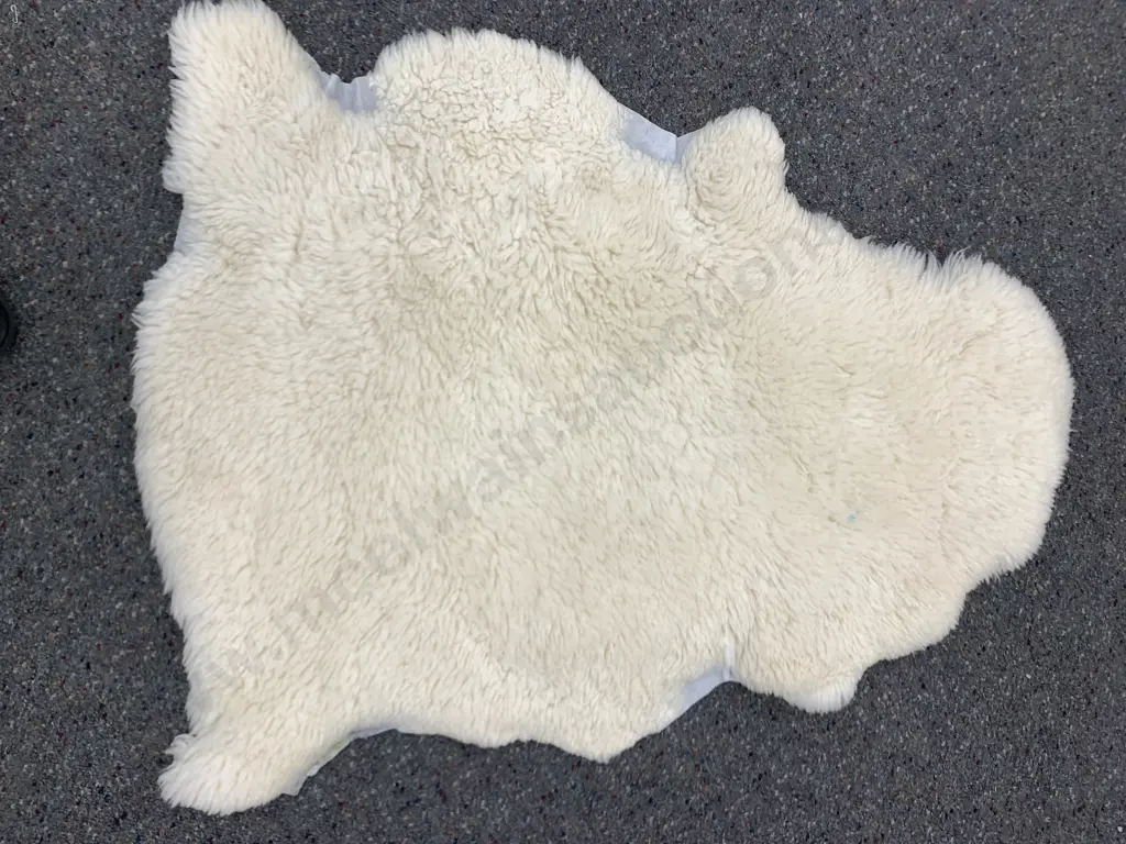 Pair of Vintage Sheepskin Rugs, 80-90cm Image 1++
