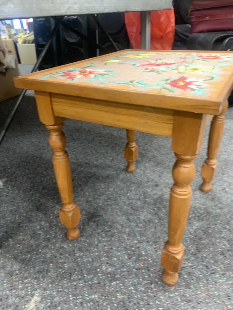 Colonial Style Tapestry Top Occasional Table, H49 W51 D40cm Image 1++