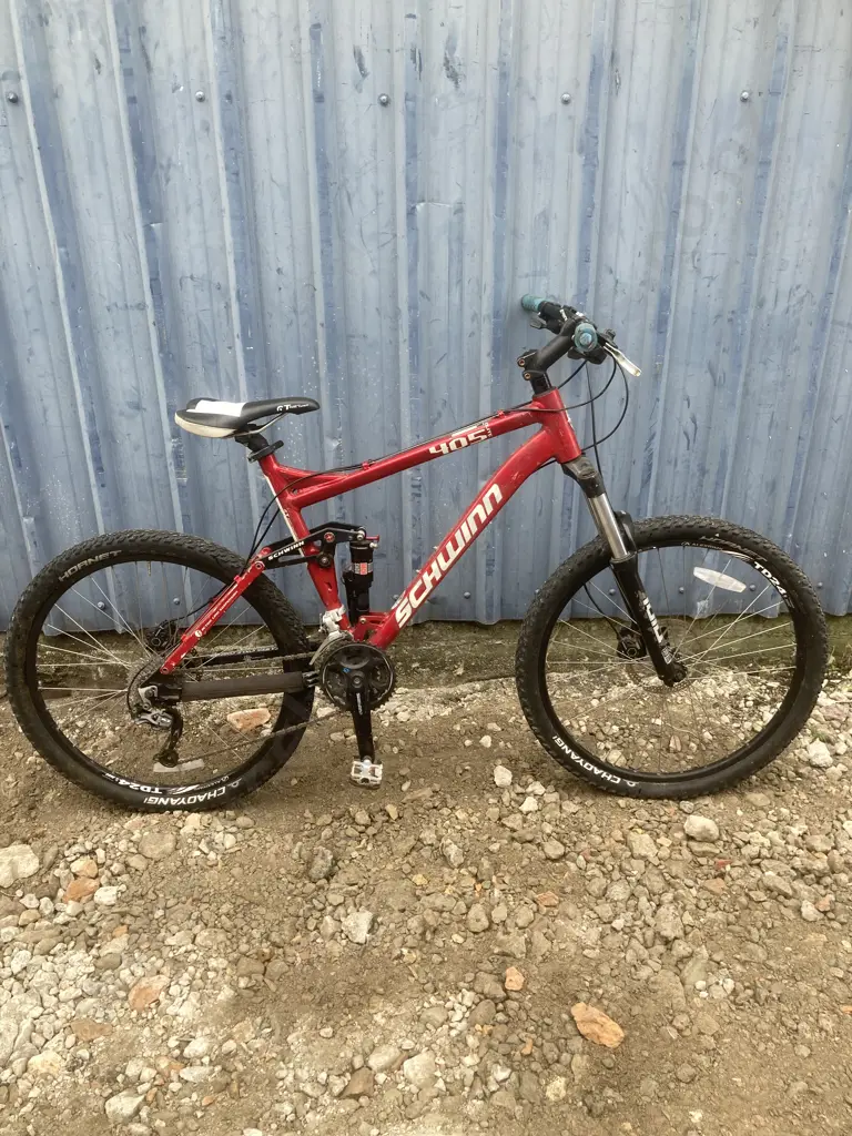 Red Schwinn 405 Elite Mountain Bike Image 1++