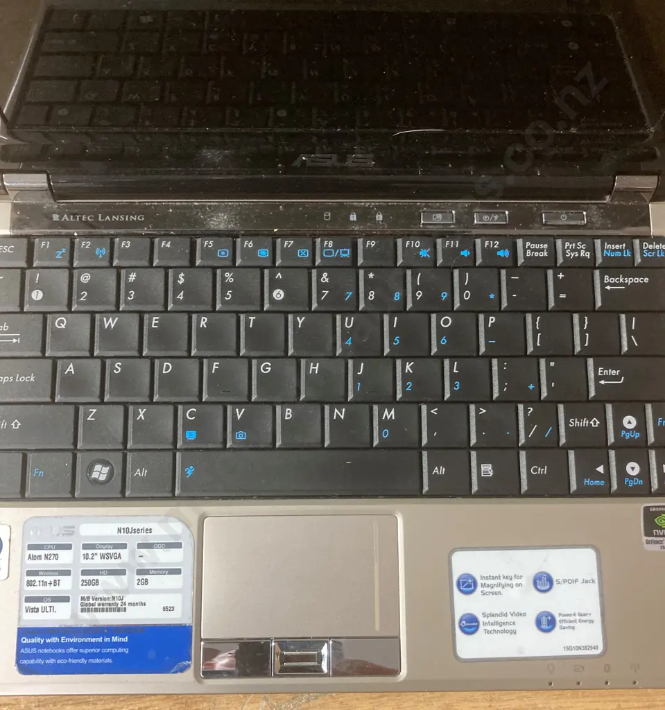 ASUS Laptop Model N10J, 10.2" WSVGA Display, 2GB, 250GB HD, Vista ULTI. With Case, Original Box (No Charger) Image 1++