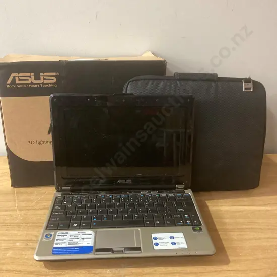 ASUS Laptop Model N10J, 10.2" WSVGA Display, 2GB, 250GB HD, Vista ULTI. With Case, Original Box (No Charger)