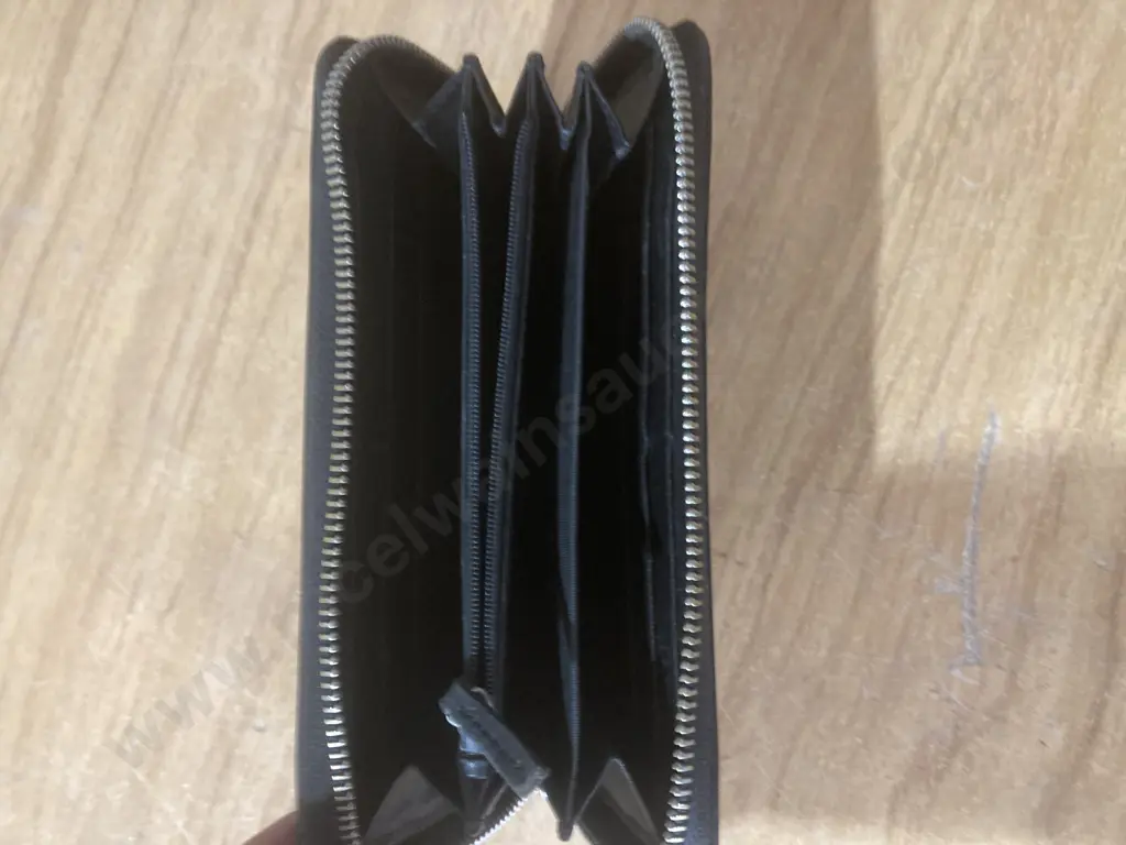 Black Gucci? Ladies Wallet (Tag Missing Off Zip)), 11 x 19cm Image 1++