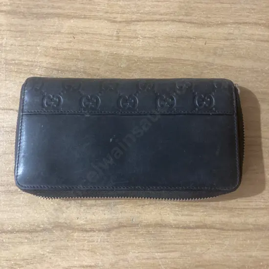 Black Gucci? Ladies Wallet (Tag Missing Off Zip)), 11 x 19cm