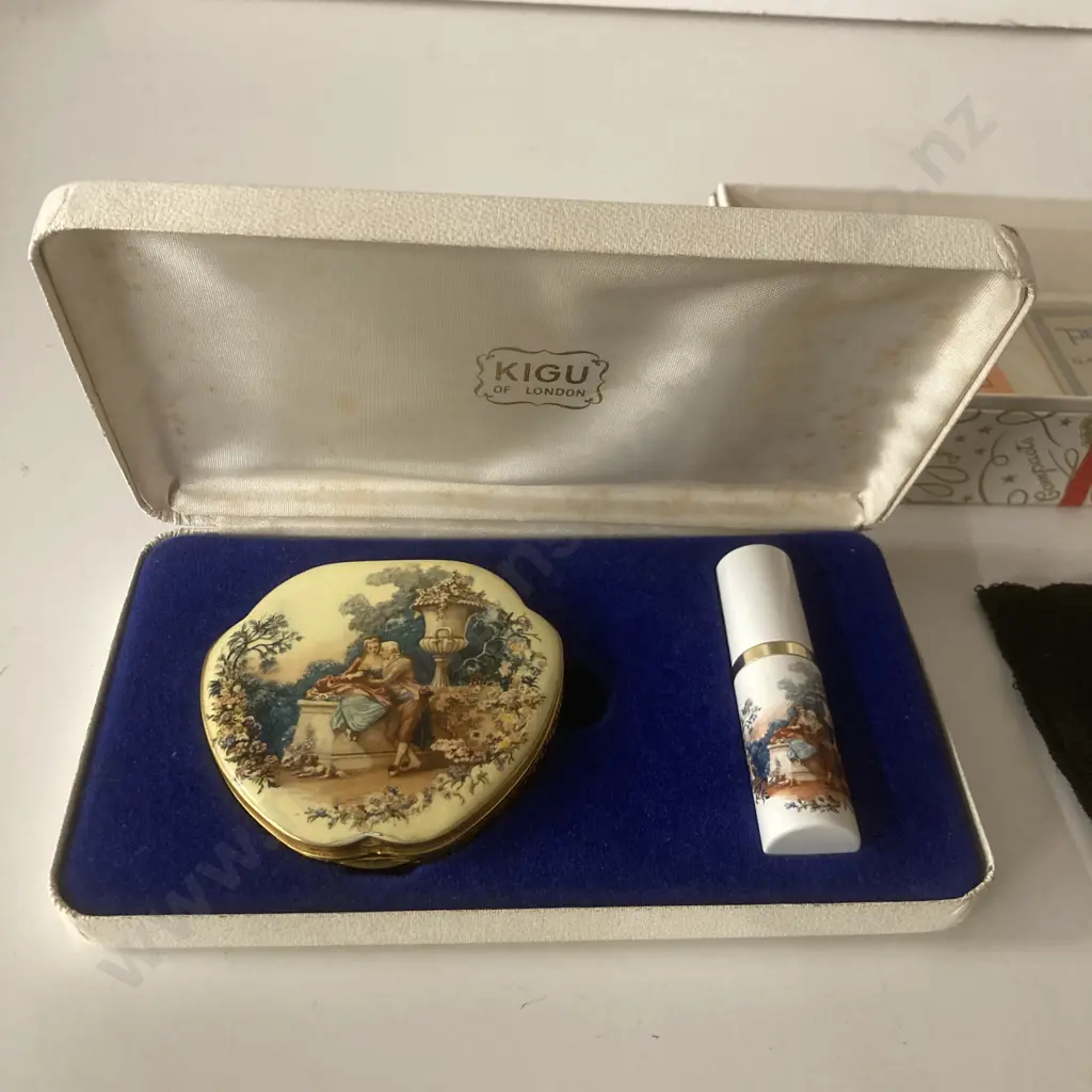 UK Vintage KIGU Powder Compact & Atomizer Set in Original Box Image 1++