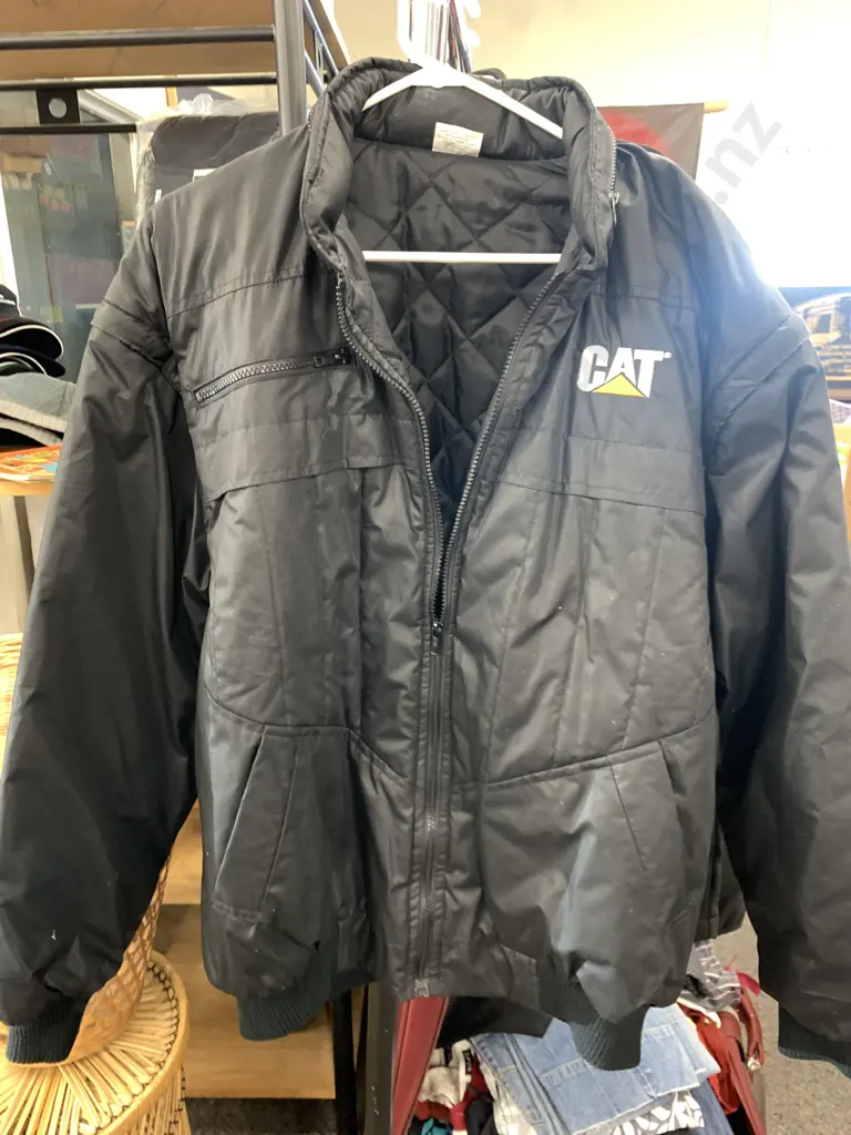 Black Triple SSS Sportswear Ltd Jacket Sz XL CAT Motif Image 1++