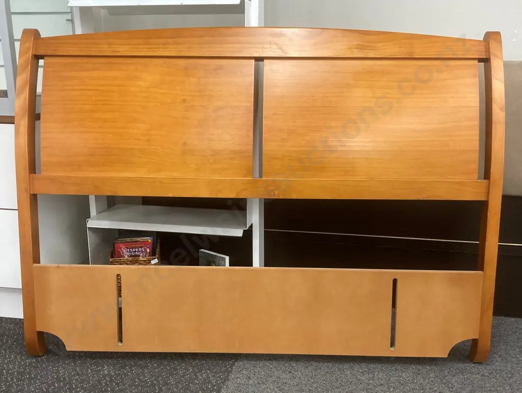 Pine Curved Headboard, 112 x 156.5cm Image 1++