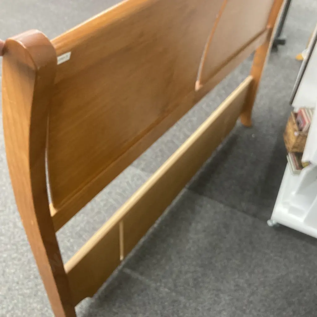 Pine Curved Headboard, 112 x 156.5cm Image 1++