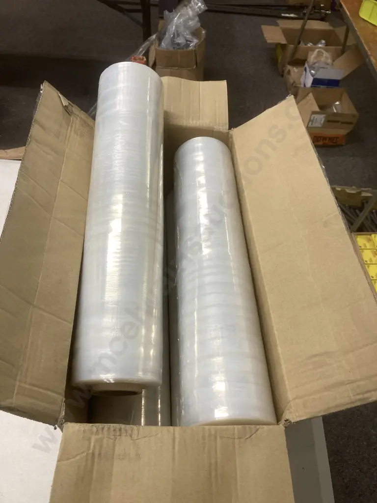 Box of 4 Rolls of Cling Wrap 50 x 11cm Image 1++