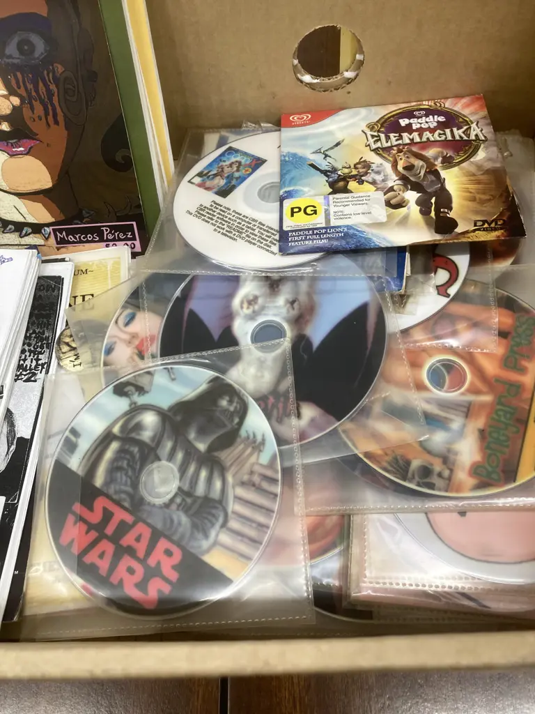 Lot of Vintage Comic Books, Magazines, Discs Etc Image 1++