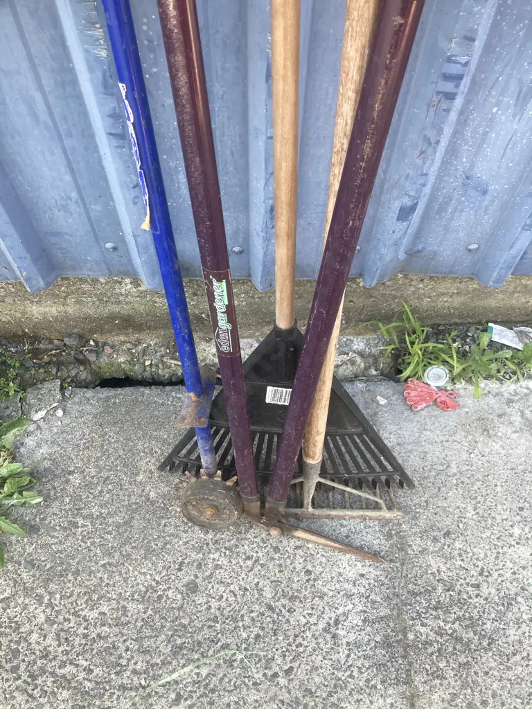 Lot of Rakes, Edge Trimmer, Shears etc Image 1++