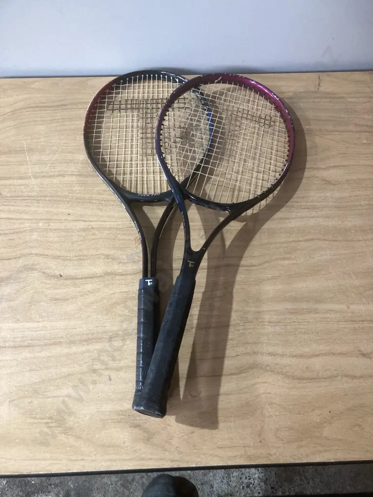 Tour Pro Senior Pro & Aero Pro 500M Tennis Racquets & Tennis Balls Image 1++