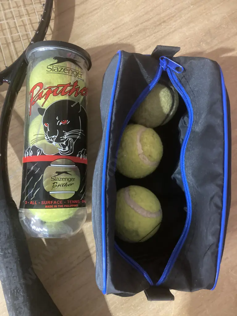 Tour Pro Senior Pro & Aero Pro 500M Tennis Racquets & Tennis Balls Image 1++