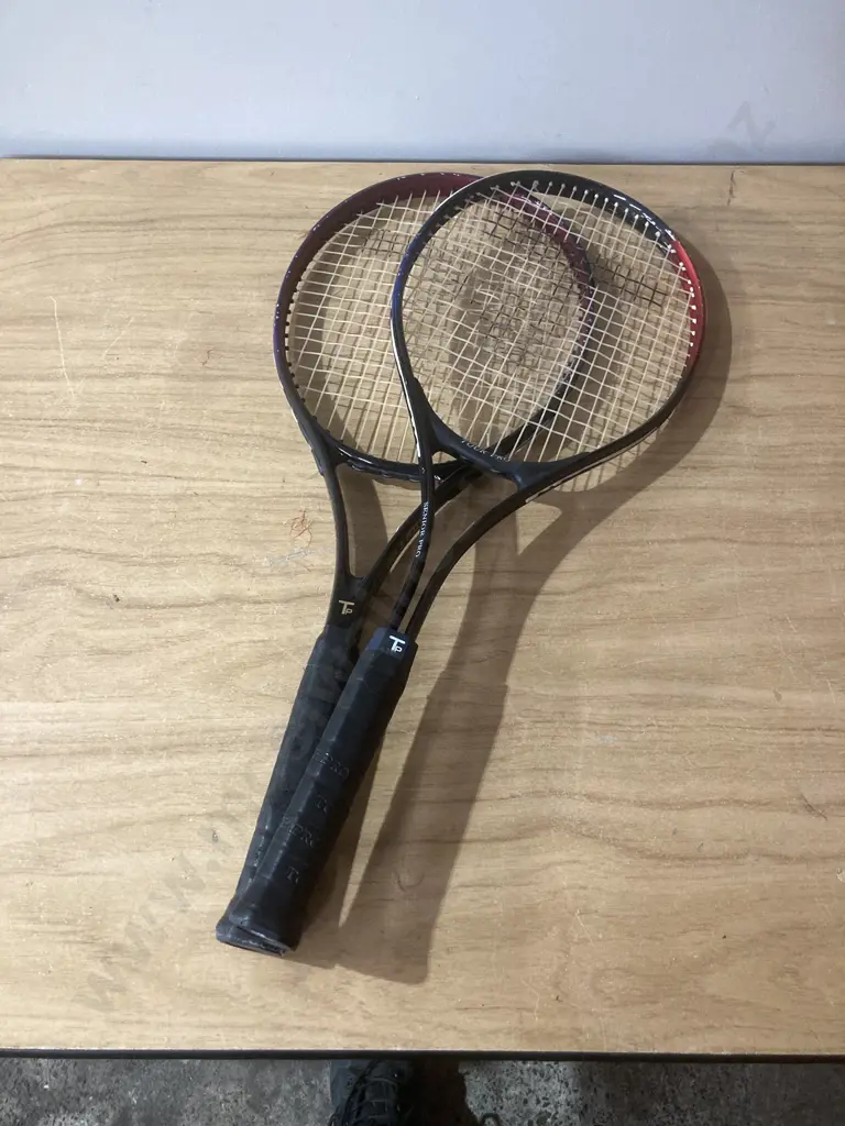 Tour Pro Senior Pro & Aero Pro 500M Tennis Racquets & Tennis Balls Image 1++