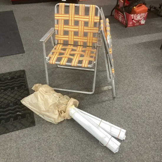 Pair of Slimline Venetian Blinds L2.170 x 900 & Pair of Vintage Folding Beach Chairs