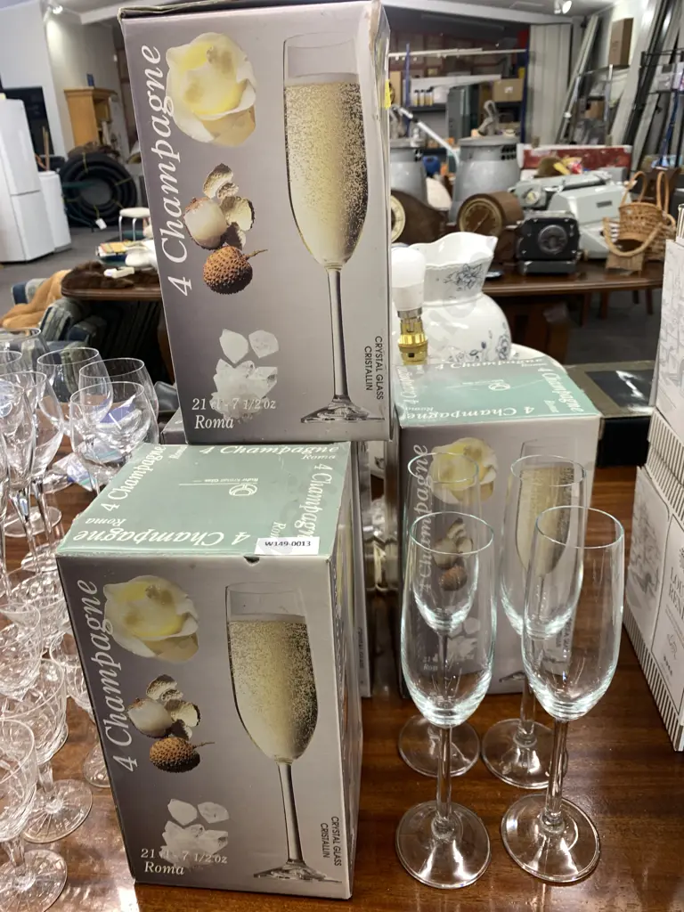 Lot of 20 Roma Champagne Glasses (4 Boxes of 4 + 4) Image 1++